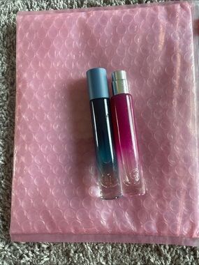 glossier travel sprays reve and soie